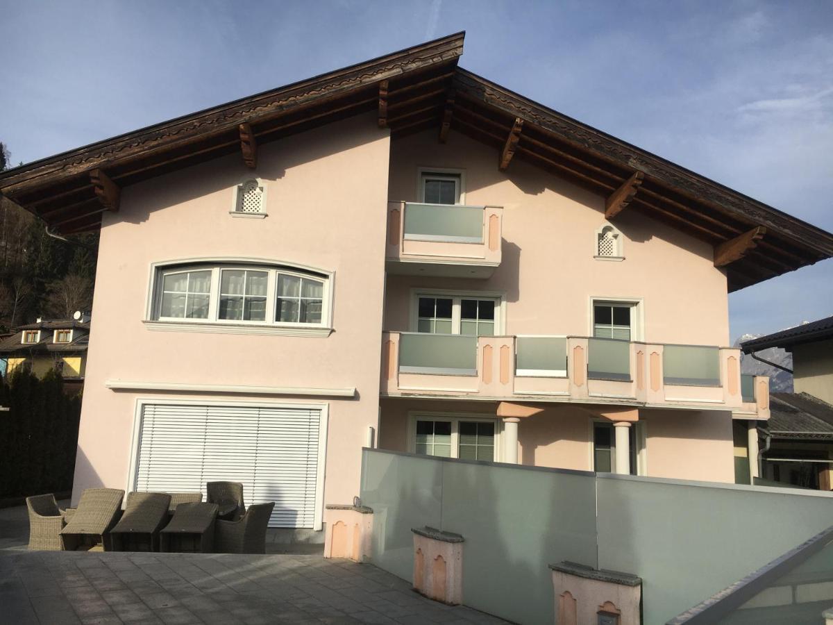 Schmidl Apartment